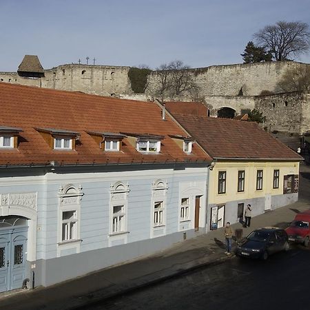 Varkapu Panzio Eger Exteriör bild