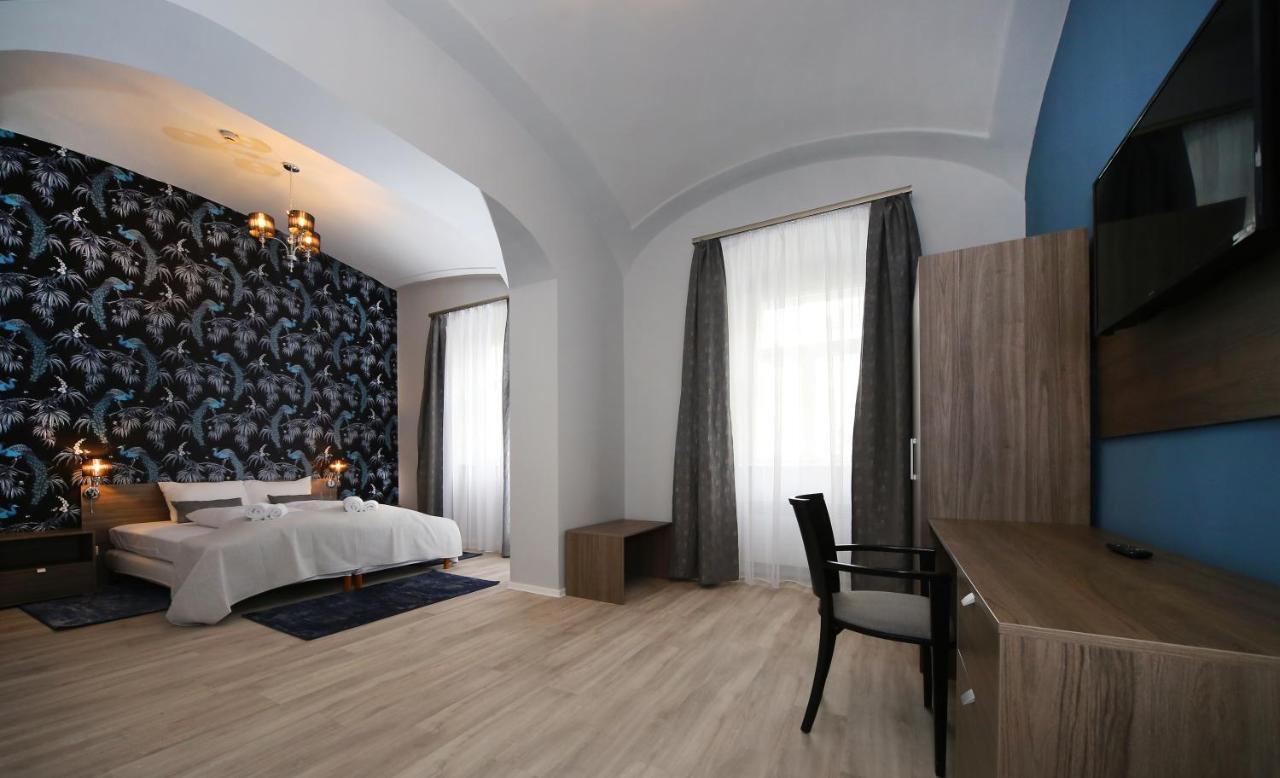 Varkapu Panzio Eger Exteriör bild